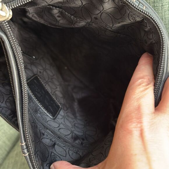 Fossil Vintage Black Leather Messenger crossbody shoulder Bag purse Classic EUC - Picture 7 of 12